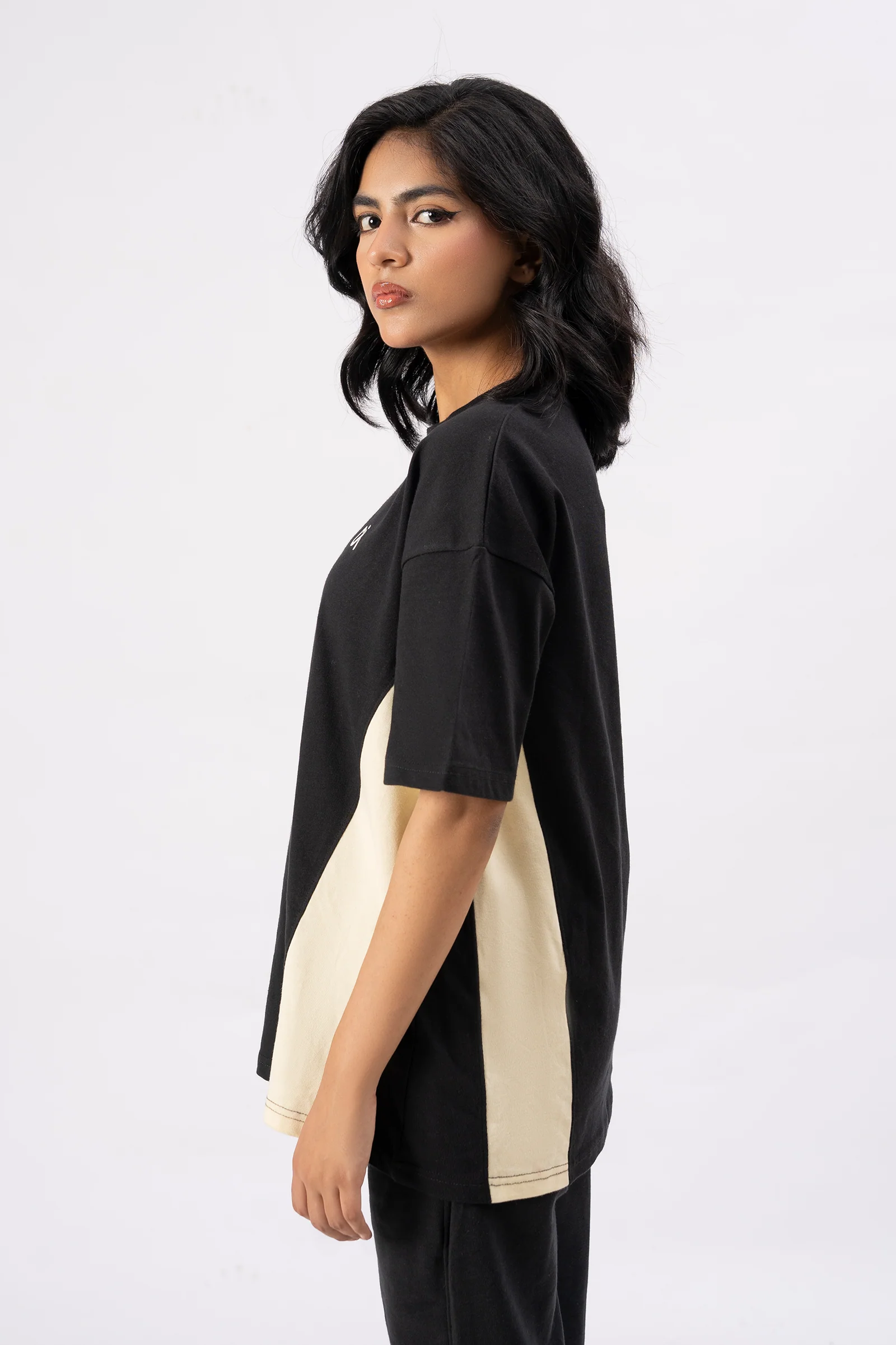 Contour Panel Tee – Black & Sand S4 - Image 3
