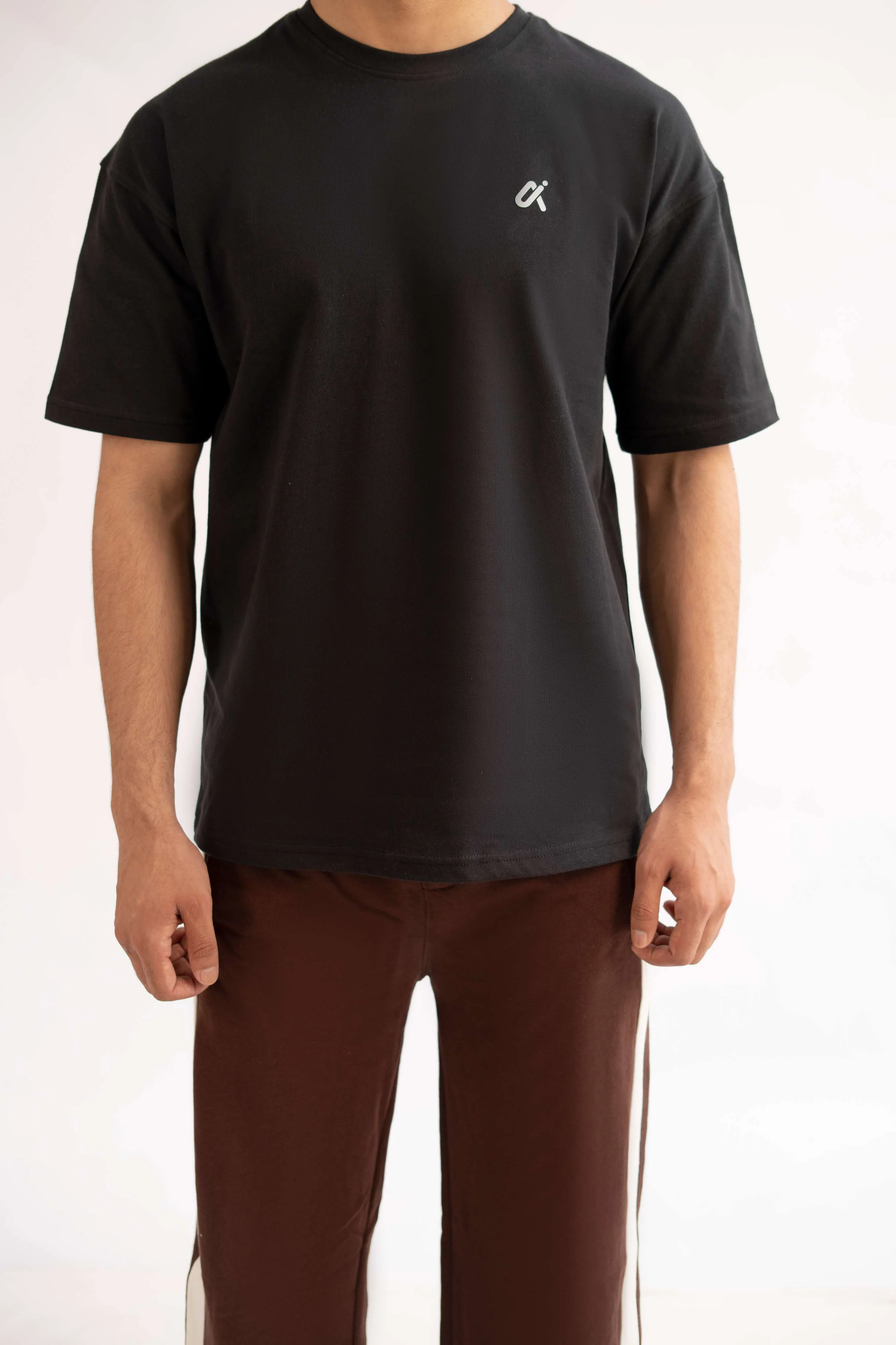 Essential Performance T-Shirt – Black T9 - Image 4