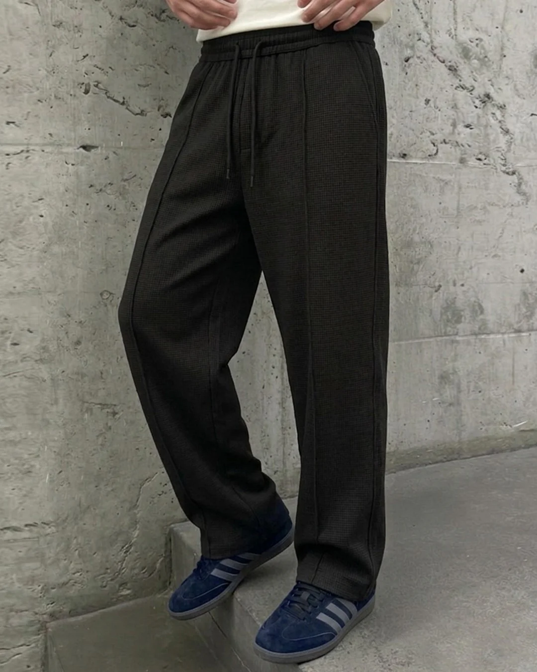 Waffle Relaxed Fit Trousers – Black D21 - Image 2